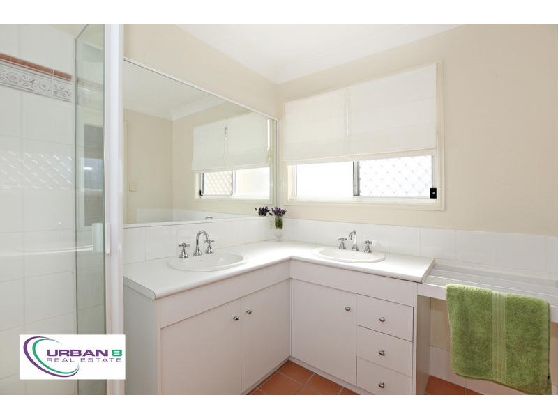 25 Jamieson Place, Brookfield QLD 4069